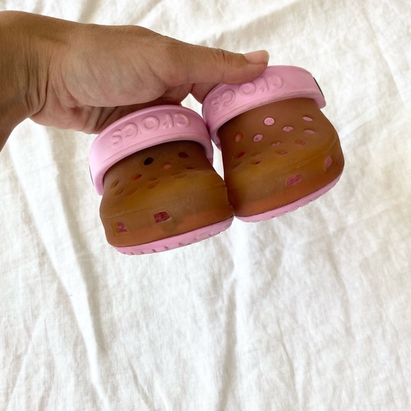 CROCS Toddler Classic Clog in Girls Translucent Gummy Pink Slip On Mule - Picture 11 of 15